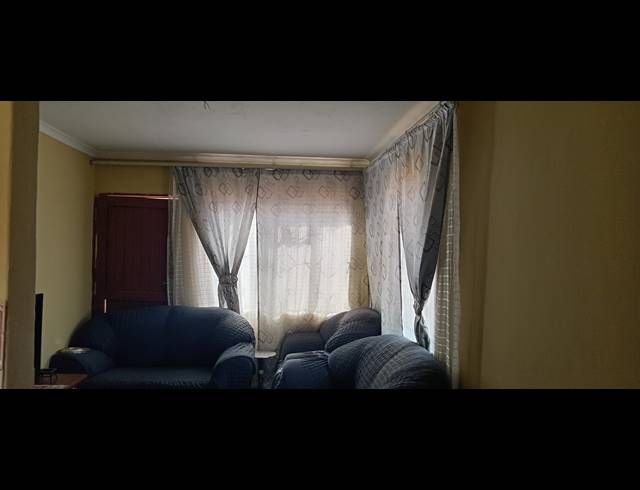 3 BEDROOM FREEHOLD FOR SALE IN JOUBERTON
